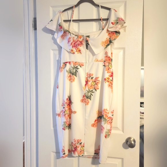 NWT Floral Mid-Length Off the Shoulder Dress - Picture 4 of 6